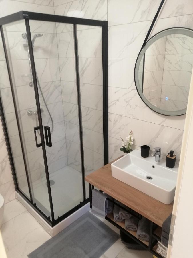 Luxury Apartment Queen Solin Exterior photo
